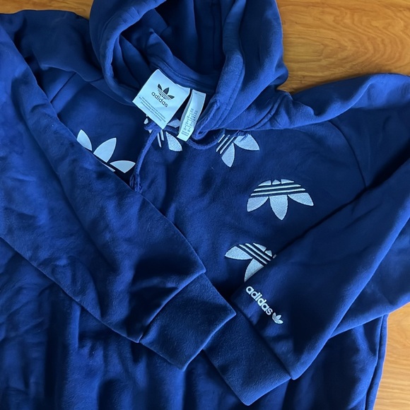 Adidas XS hooded sweatshirt - Picture 3 of 3